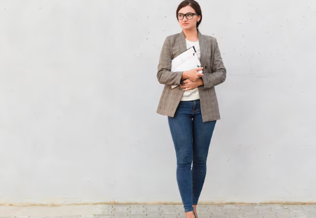 Inspirasi Outfit Kerja Casual untuk Pria Tampilan Lebih Fashionable