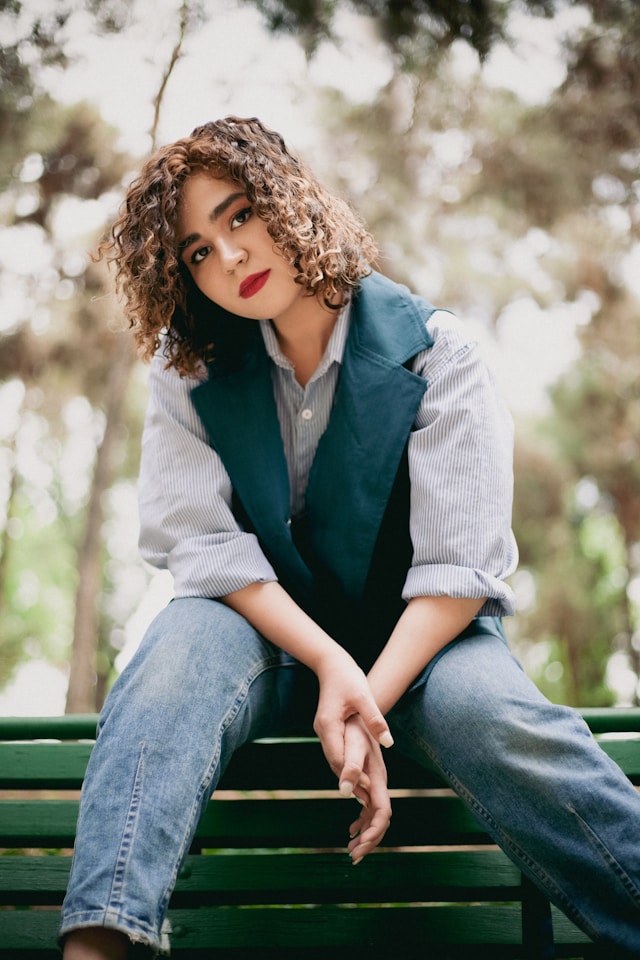 Mix and Match untuk Ciptakan Outfit Wanita Casual di First Date
